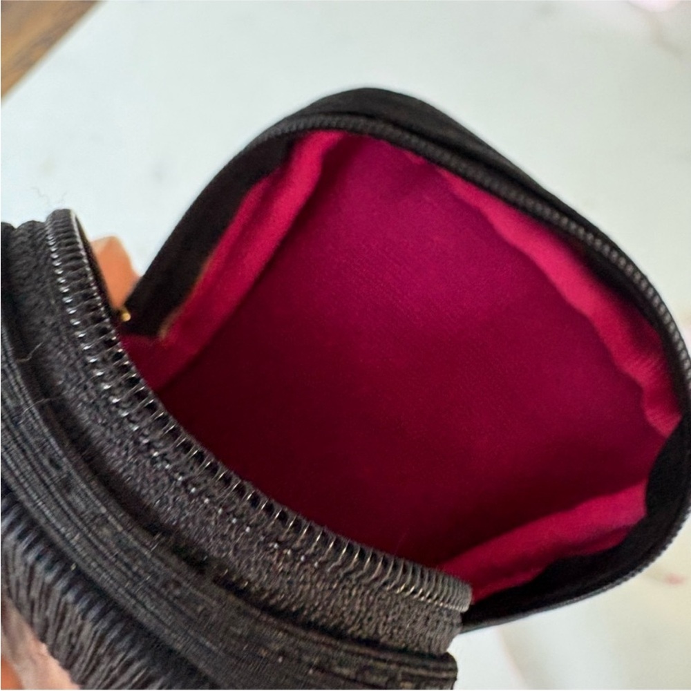 Yves Saint Laurent Vintage Ribbed Pouch/Clutch. Authentic. - Picture 10 of 16